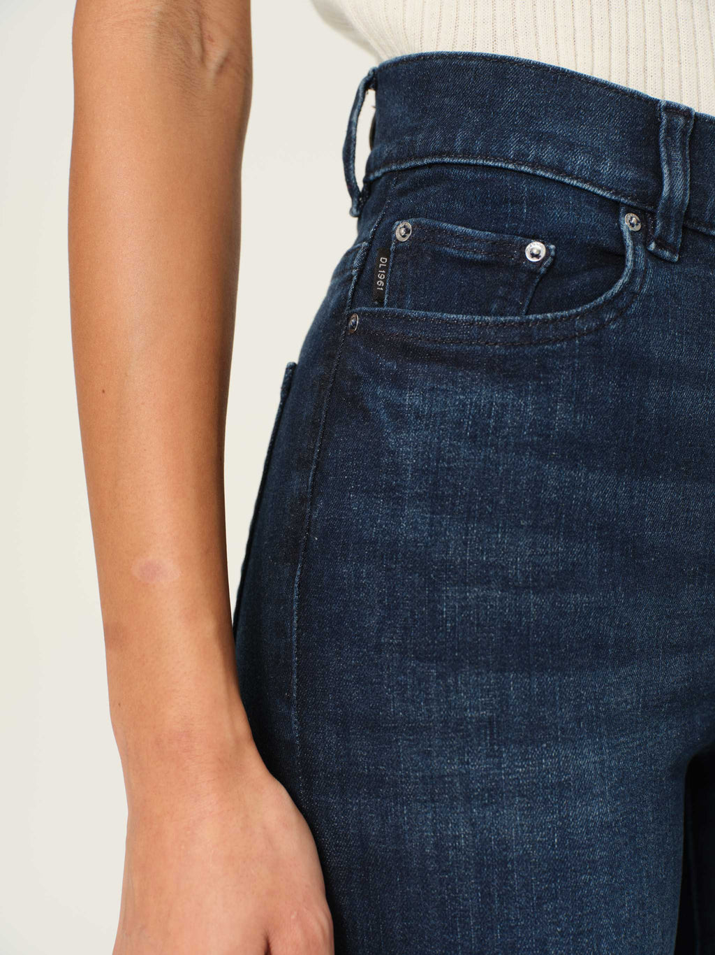 Halle Straight High Rise Instasculpt Jeans