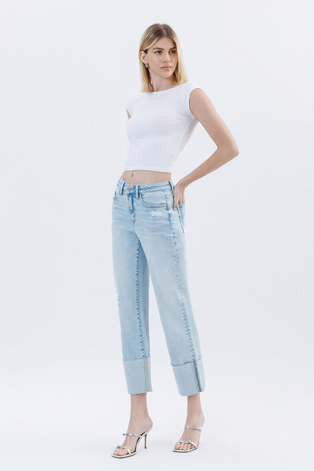 Wowed Cropped Straight Jean