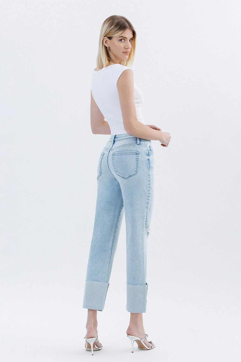 Wowed Cropped Straight Jean