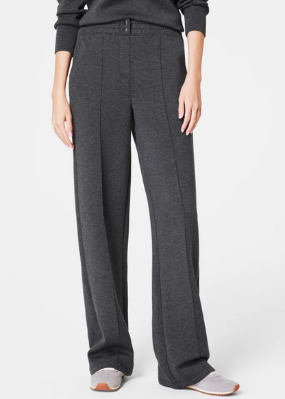 AirEssentials Brushed Straight Leg Pant