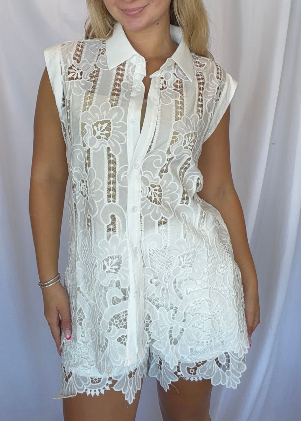 Holly Eyelet Set