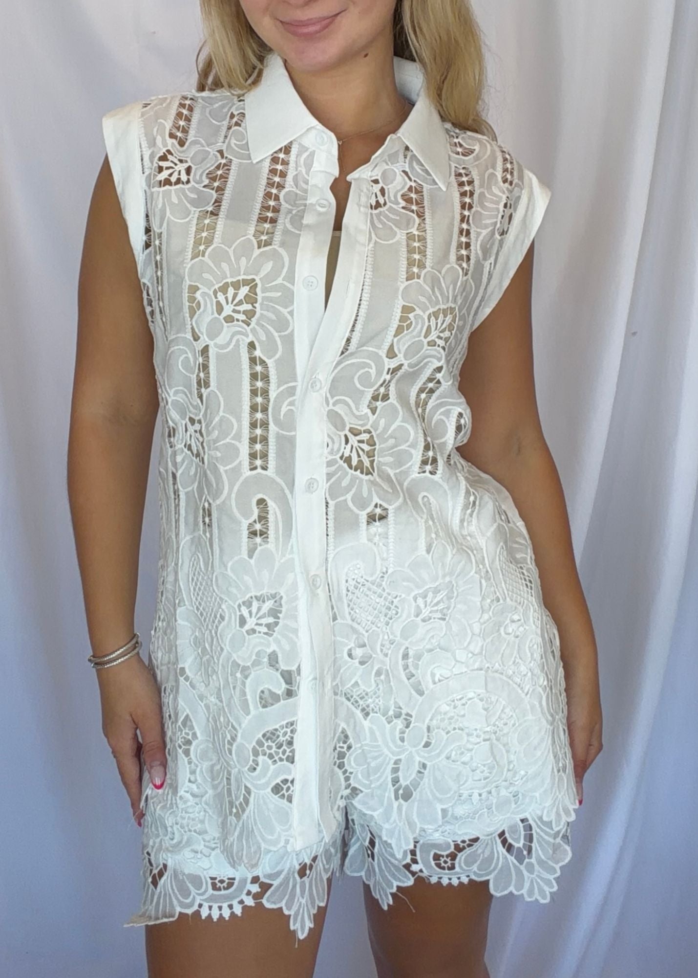 Holly Eyelet Set