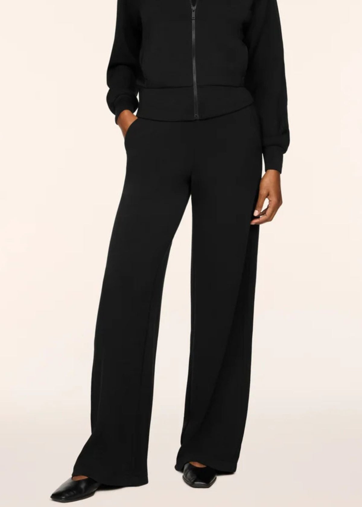 AirEssentials Pintuck Wide Leg Pant