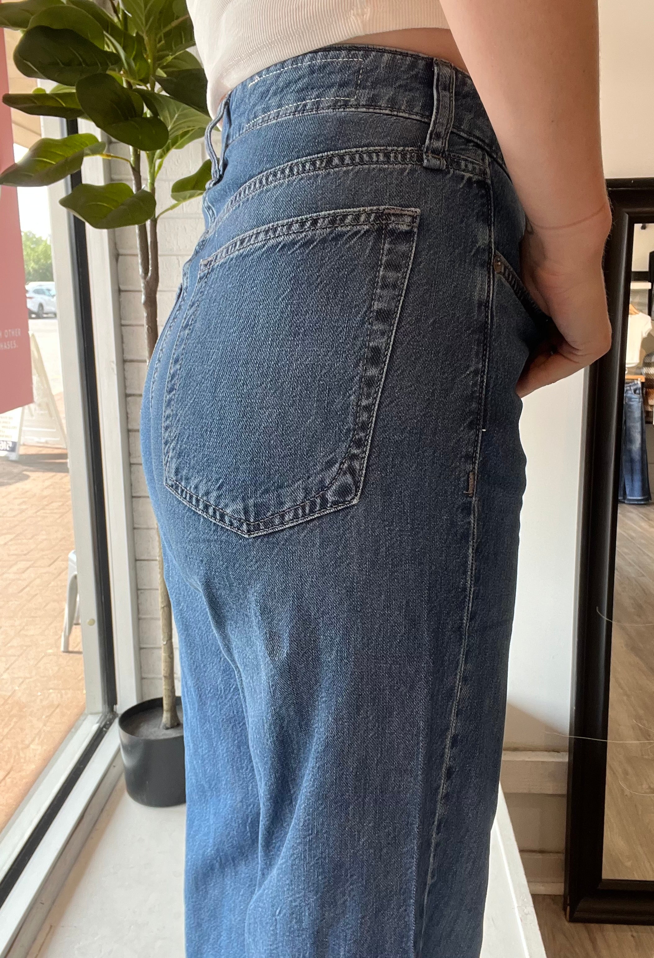 Featherweight Logan MR Wide Leg