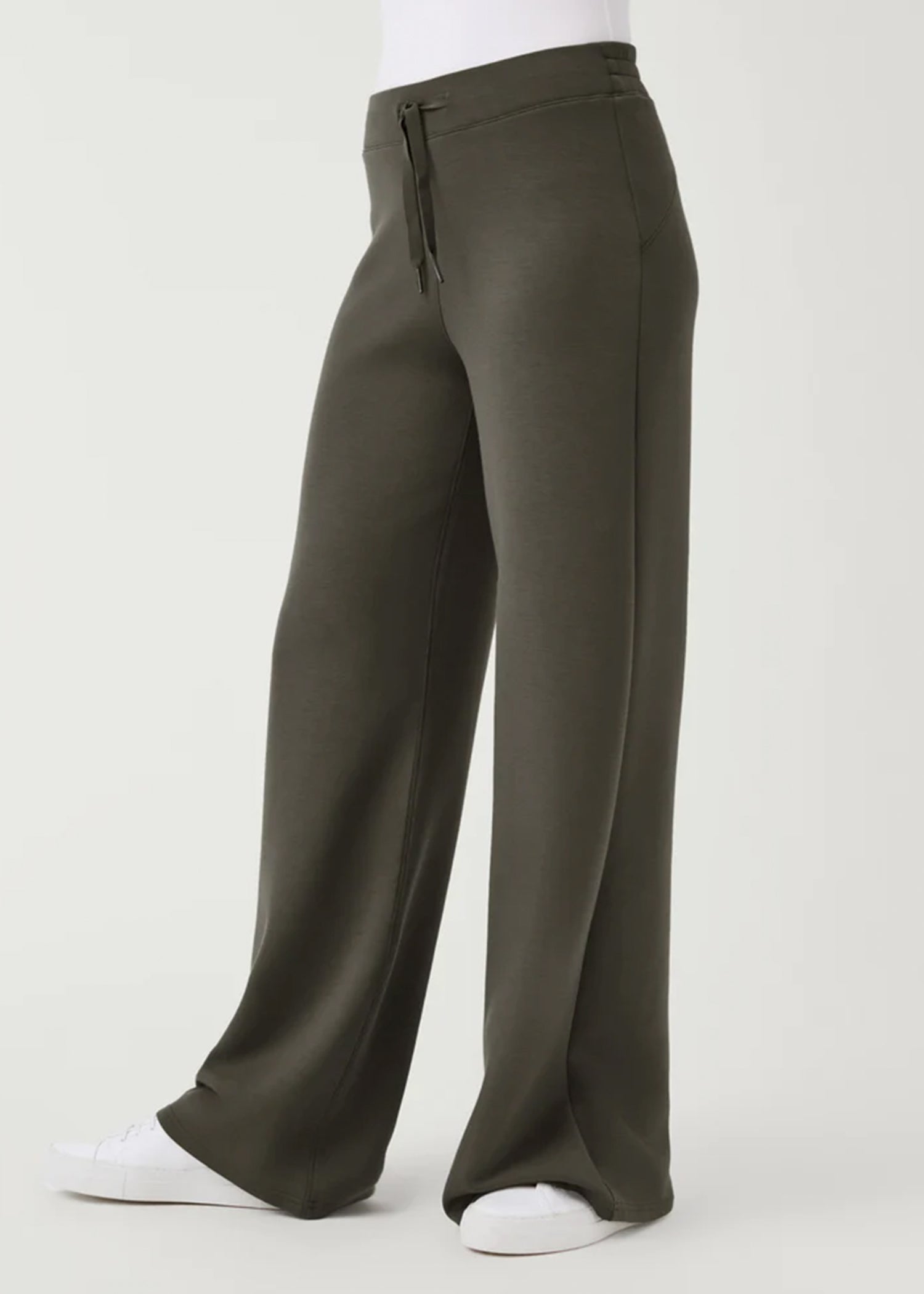 AirEssentials Wide Leg Pant