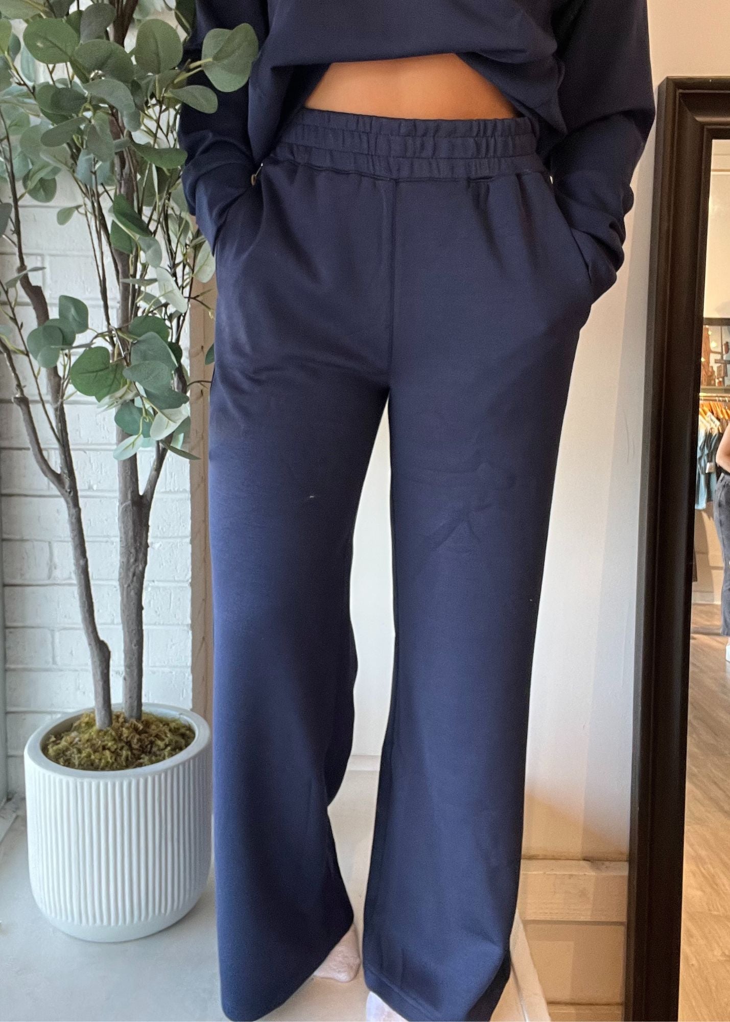 Meadow Wide Leg Jogger