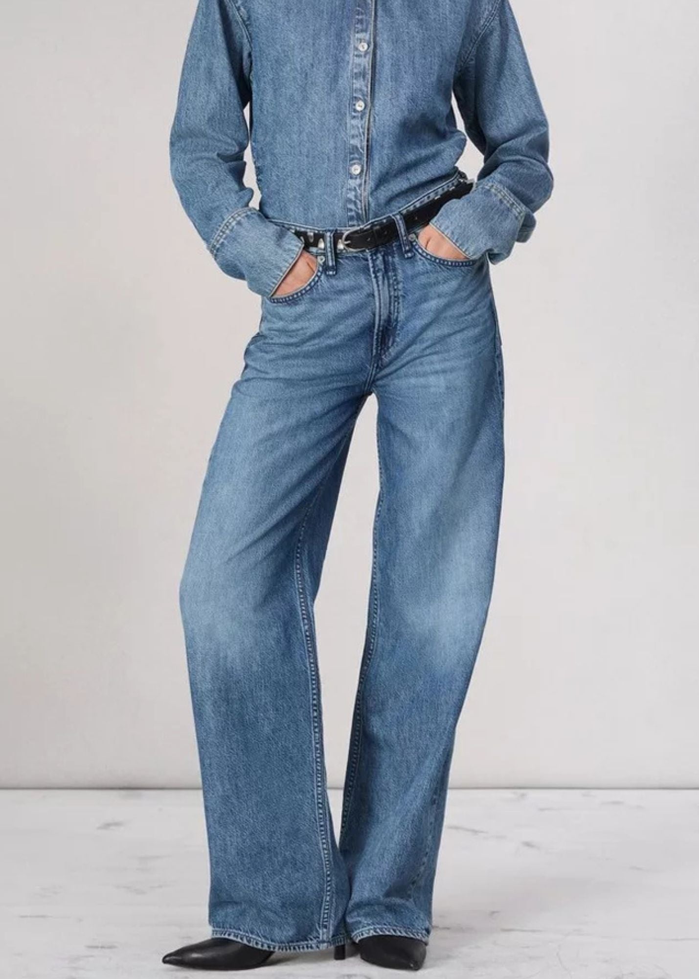 Featherweight Logan Wide-Leg Jean