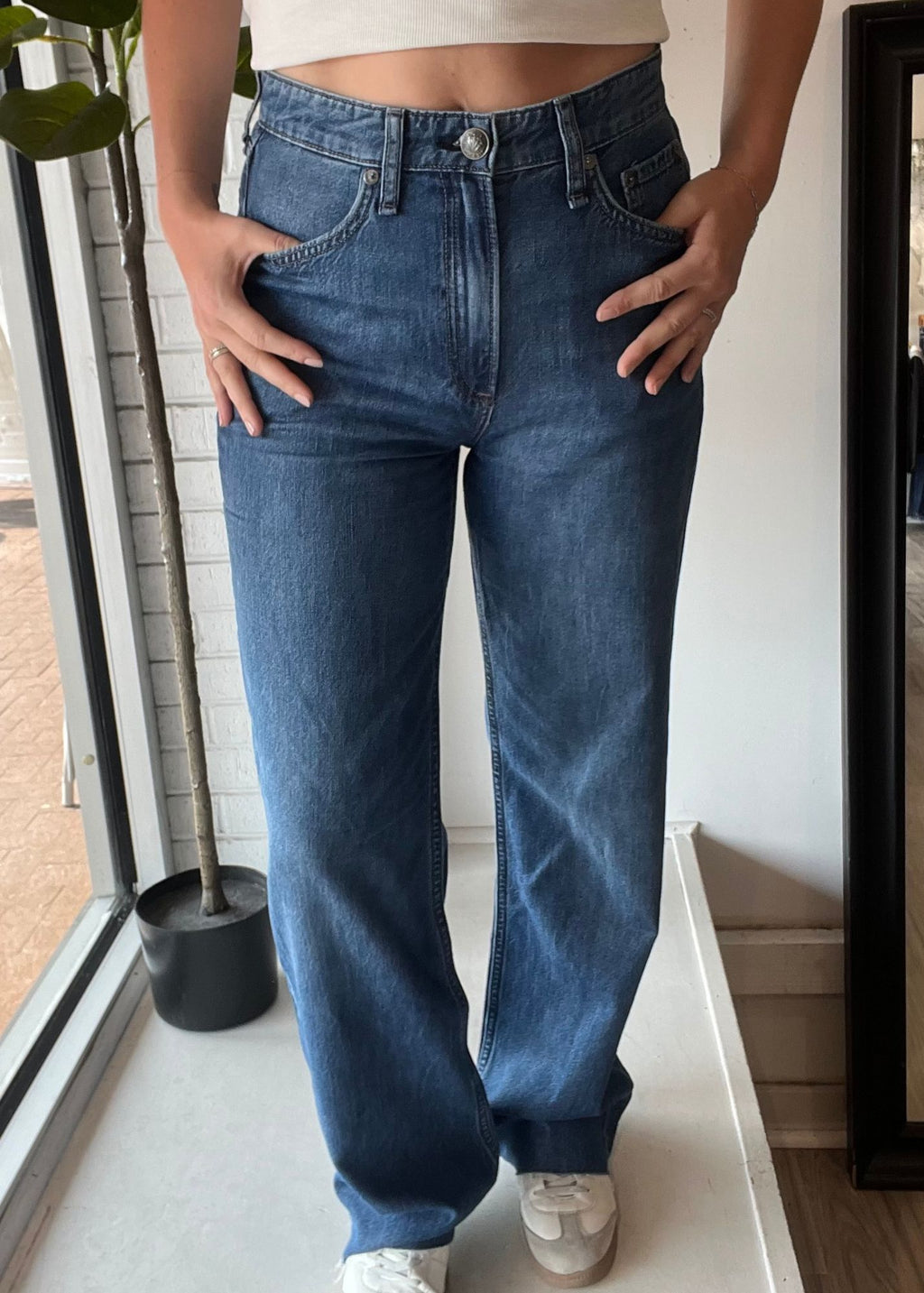 Featherweight Logan MR Wide Leg