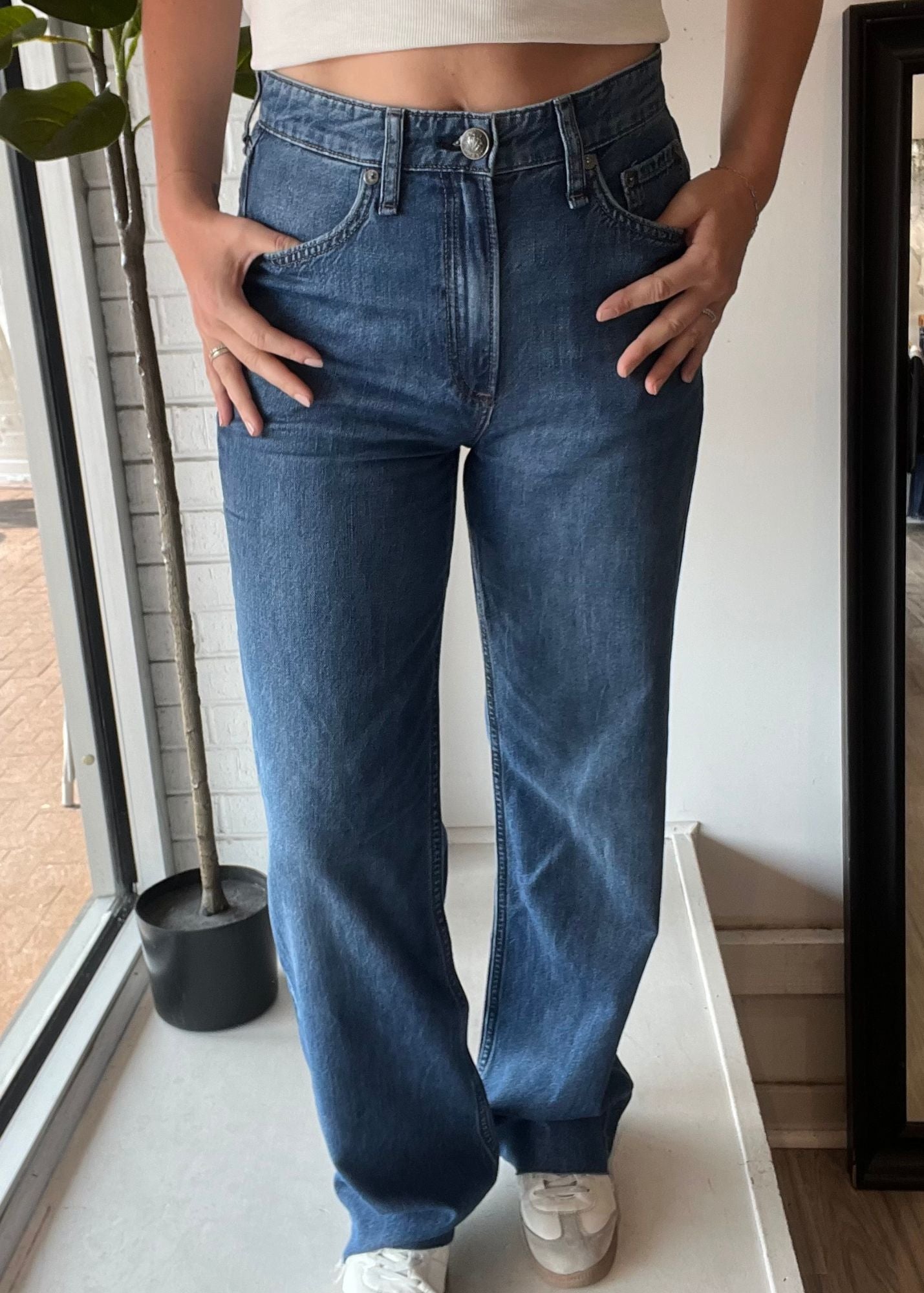 Featherweight Logan MR Wide Leg