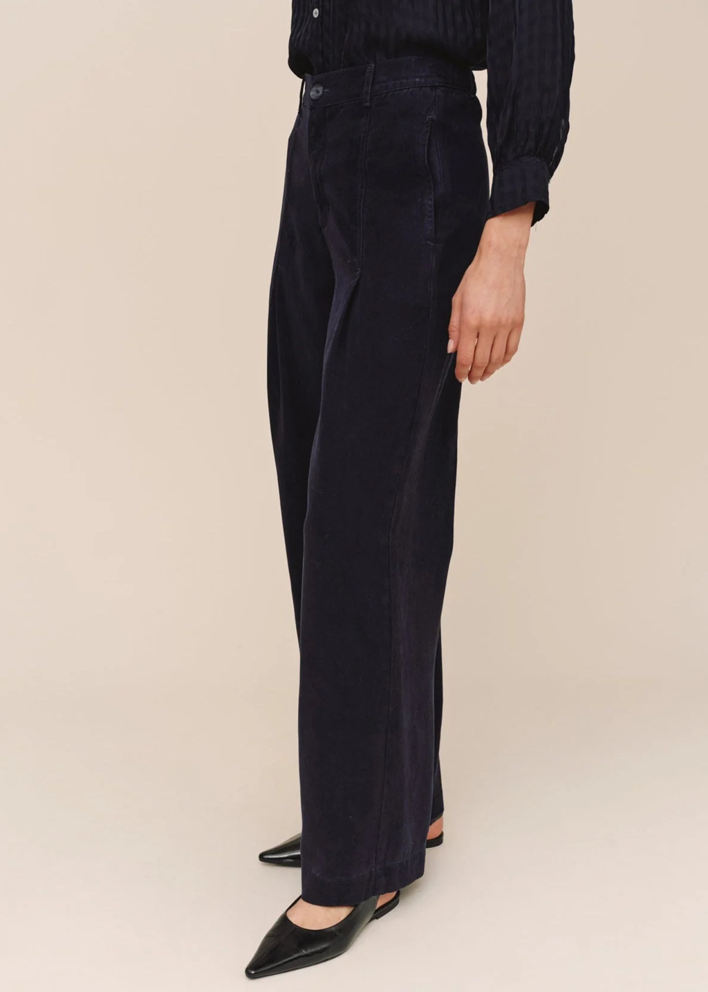 Elongated Tuck Pant