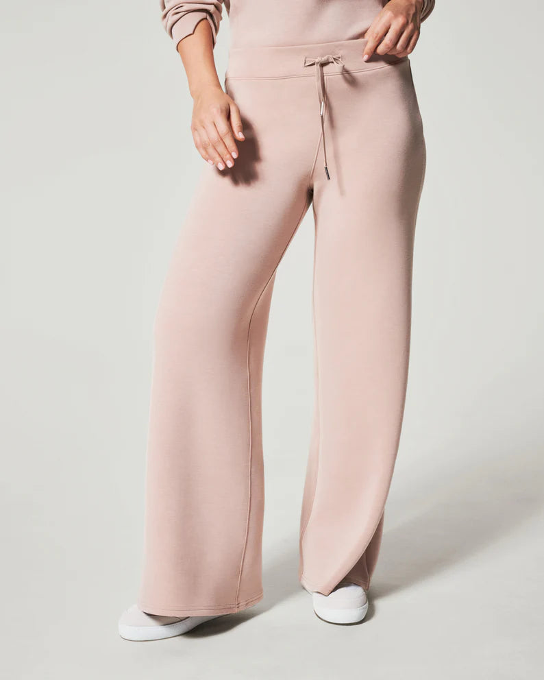 AirEssentials Wide Leg Pant